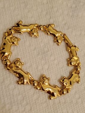 Vintage Gold Tone Cats Playing with Yarn  Bracelet